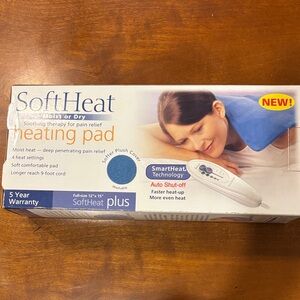 SoftHeat Heating Pad with Auto Shut-off.  New In Box